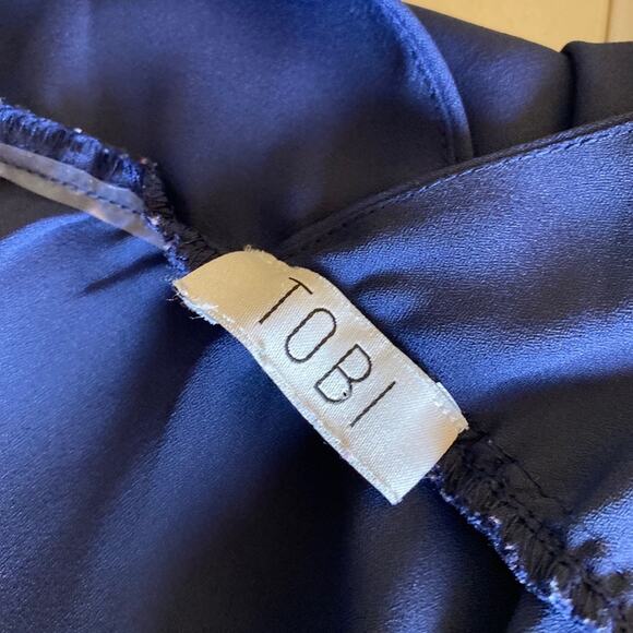 Tobi Navy Chiffon Short Sleeve Blouse Size Small - Picture 5 of 6